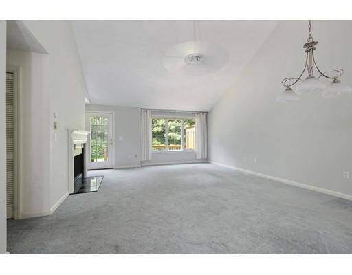 Mashpee, MA 02649,10 Par Three Court