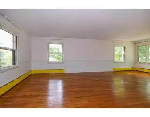 Ayer, MA 01432,3 Norwood Ave