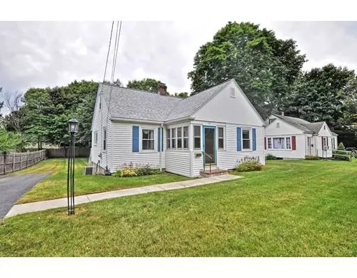 24 Oak St, Medfield, MA 02052