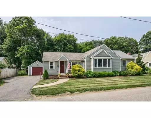 8 Hatfield Rd, Hamilton, MA 01982