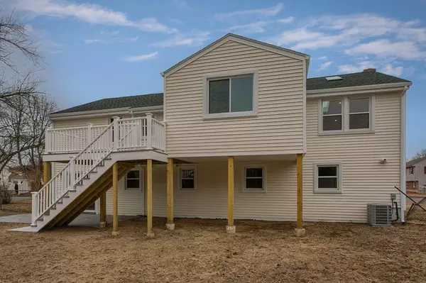 Saugus, MA 01906,23 Carr Rd