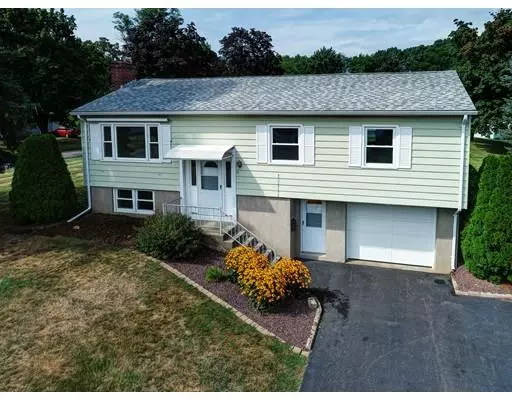 15 Autumn St, Holyoke, MA 01040