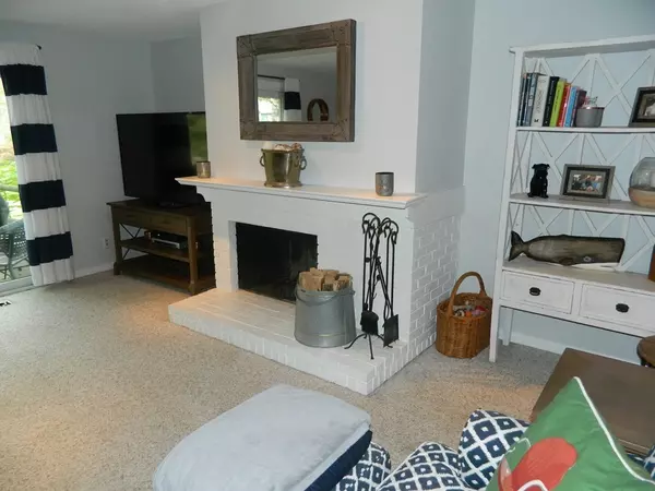 Swampscott, MA 01907,35 Bar Link Way #77