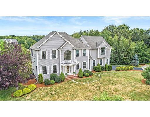 15 Leo J Ringuette Cir, North Attleboro, MA 02760