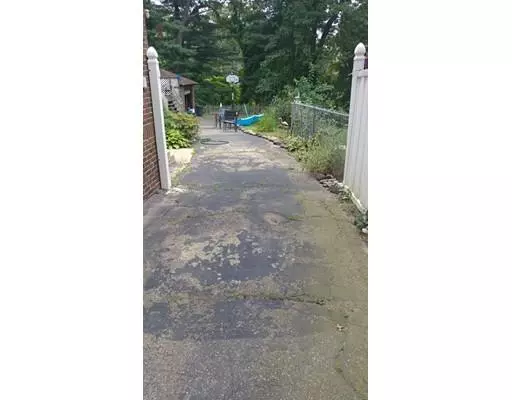 Springfield, MA 01109,221 Norfolk St