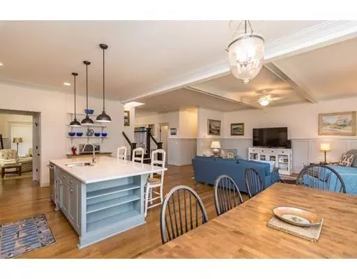 Edgartown, MA 02539,4 Noras Ln