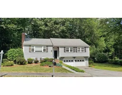 North Reading, MA 01864,2 Hickory Lane