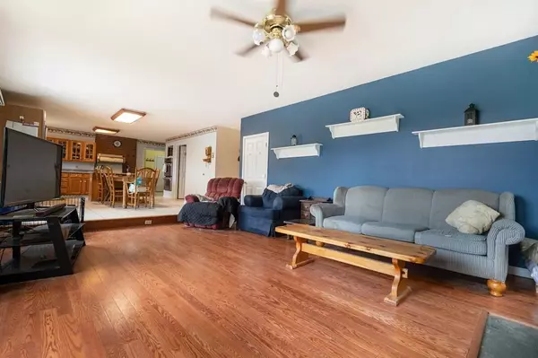 Granby, MA 01033,101 Kendall St