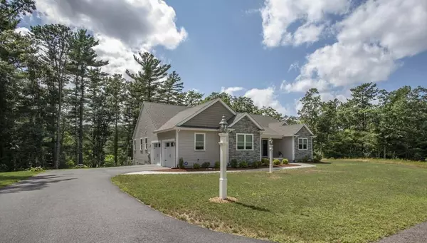 33 Acorn Trail, Plymouth, MA 02360