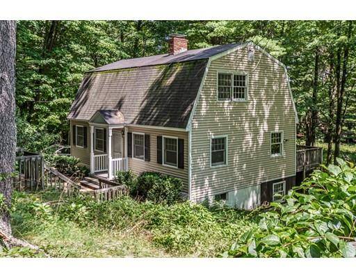 32 Maple St, Sturbridge, MA 01566