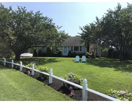 7 Holly Ln, Harwich, MA 02671