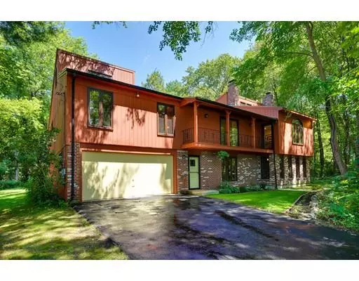 2 Rittenhouse Rd, Grafton, MA 01519