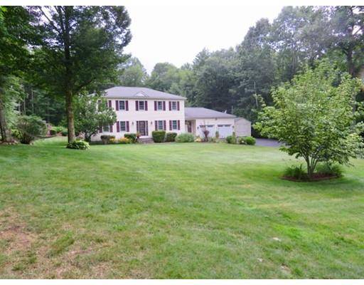 95 Pondview Circle, Belchertown, MA 01007