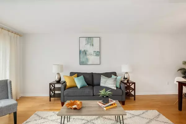 Woburn, MA 01801,225 Place Ln #225