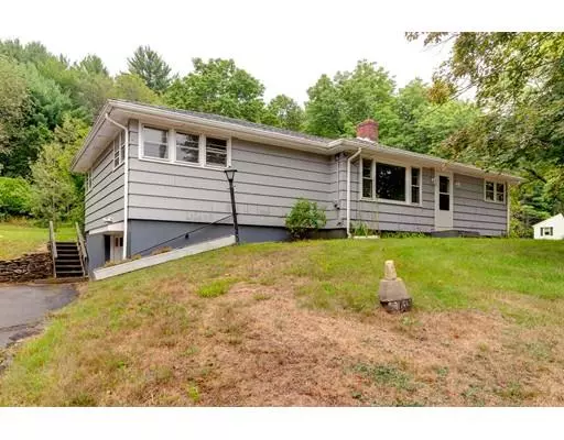 581 S Barre Rd, Barre, MA 01005