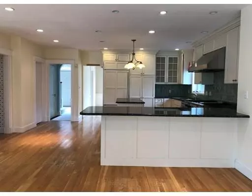 Weston, MA 02493,399 North Ave