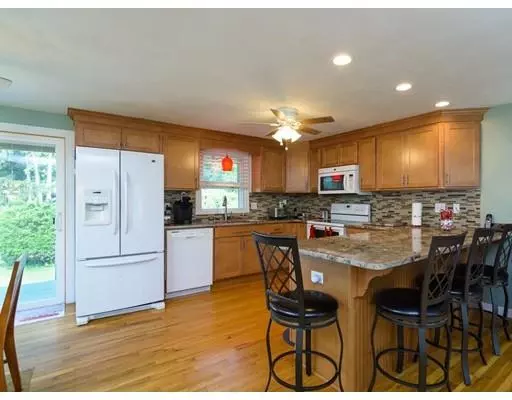 Webster, MA 01570,6 Hall Rd