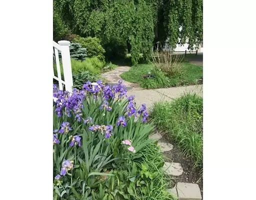 Agawam, MA 01001,33 Seymour Ave