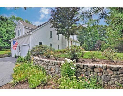 45 Chipping Stone Rd, North Attleboro, MA 02760