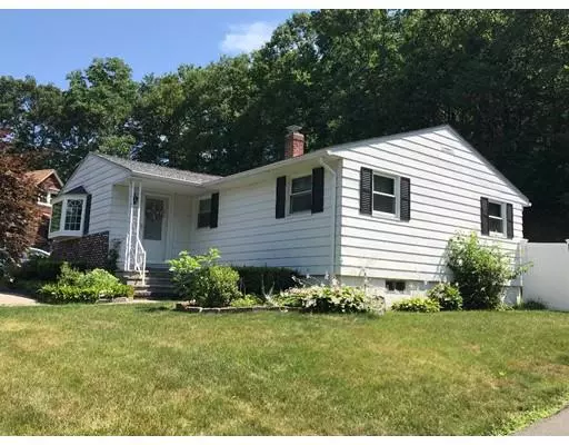 4 Wayne Ct, Holyoke, MA 01040