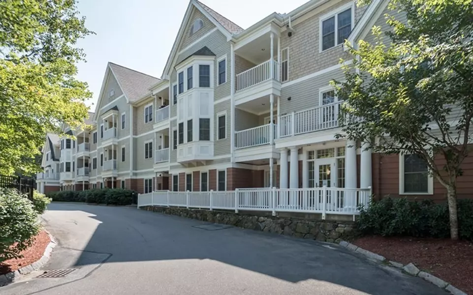 190 Chickering Rd #113D, North Andover, MA 01845