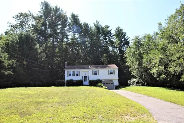 3 Pisces Ln, Townsend, MA 01469