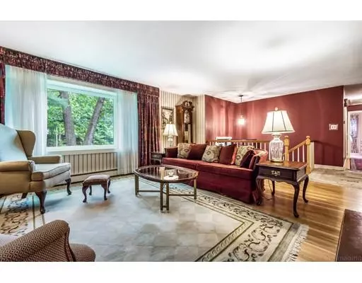 Acton, MA 01720,4 Valley Rd