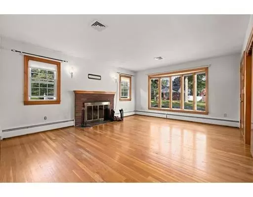 Milford, MA 01757,22 Congress Ter