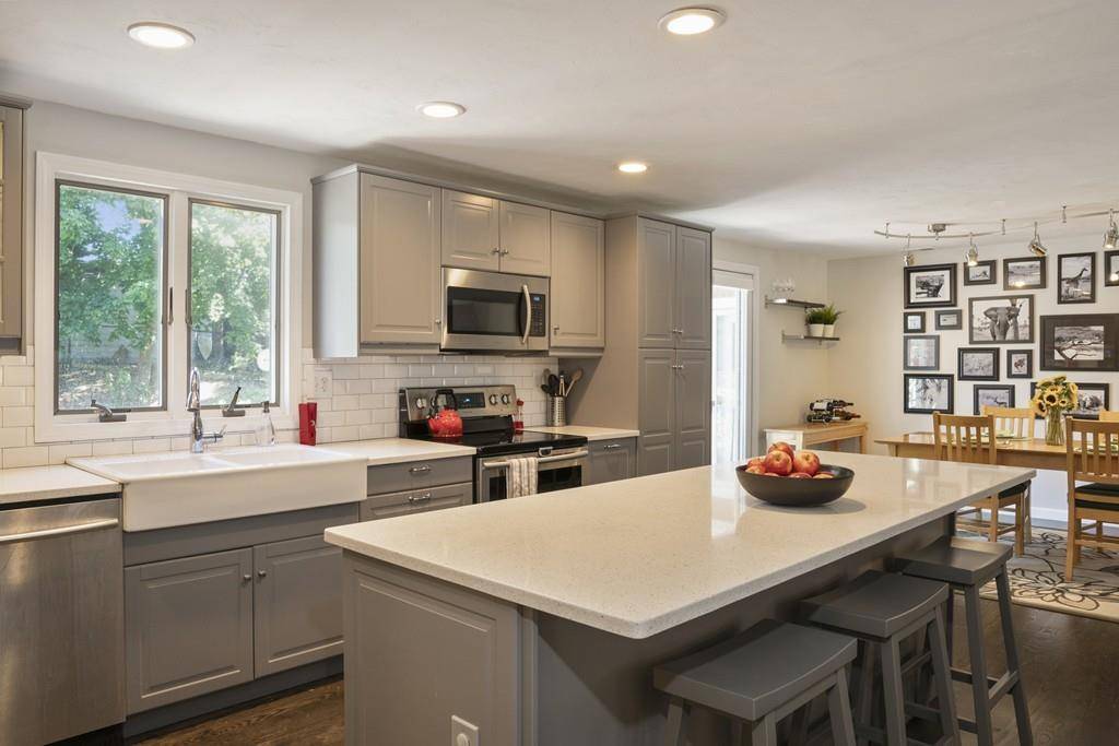Weymouth, MA 02189,19 Granite Post Ln