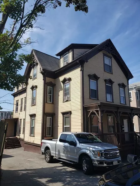 127 Austin St, Worcester, MA 01609