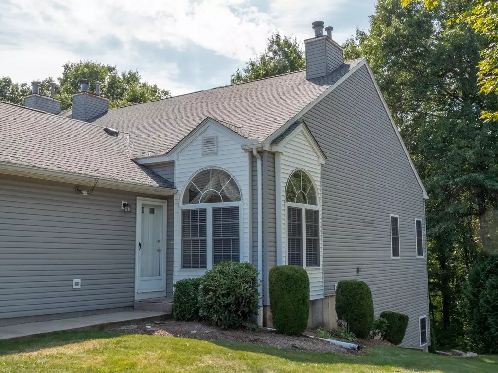 Agawam, MA 01001,193 Brookfield Ln #193