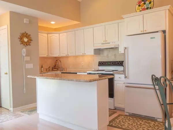 Agawam, MA 01001,193 Brookfield Ln #193