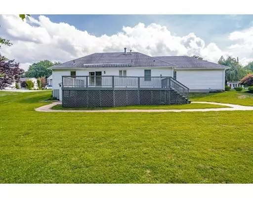 Agawam, MA 01001,33 Hunters Greene Cir