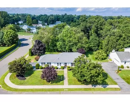 Agawam, MA 01001,33 Hunters Greene Cir