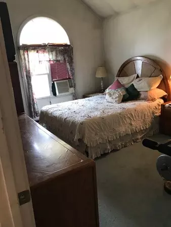 Southbridge, MA 01550,112 Riverview Place #E