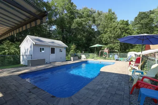 Tiverton, RI 02878,34 Restfull Valley Ave.