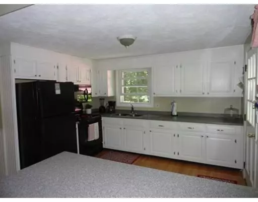 Townsend, MA 01469,3 Willow Drive