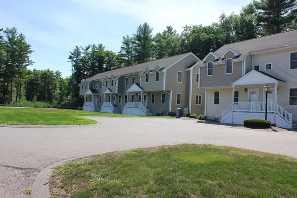 33 Pineridge Way #33, Middleboro, MA 02346