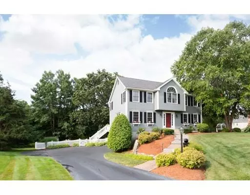 Hopkinton, MA 01748,7 Rough Rider Road