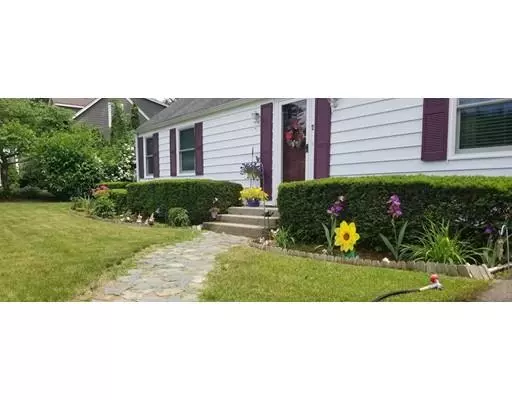 13 Woodlawn Dr, Millis, MA 02054