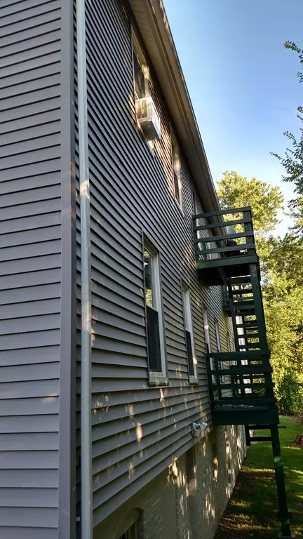 Palmer, MA 01069,32-36 Fox St