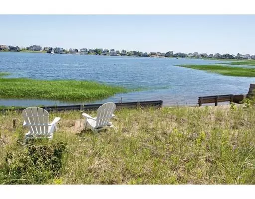 Newbury, MA 01951,5 Finnegan Way