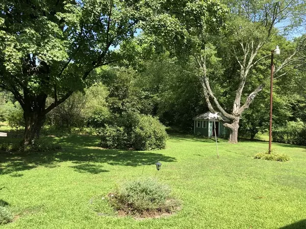 Westfield, MA 01085,438 Little River Rd