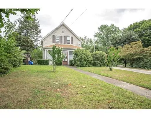 4 Sachem St, Middleboro, MA 02346