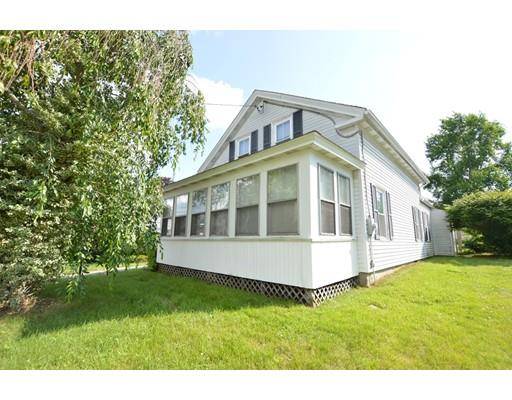 9 Slater St, Webster, MA 01570