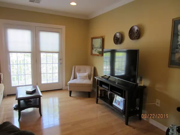 Newburyport, MA 01950,5 Woodman Way #310