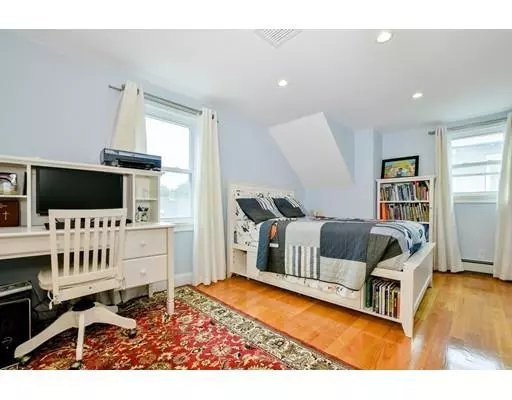 Milton, MA 02186,10 Berlin