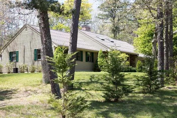 Brewster, MA 02631,53 Magnet Way