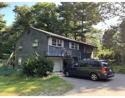 64 High St, Medfield, MA 02052