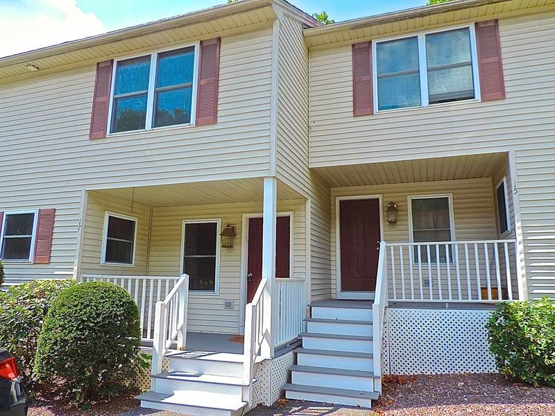 17 Cedar Glenn #17, Greenfield, MA 01301